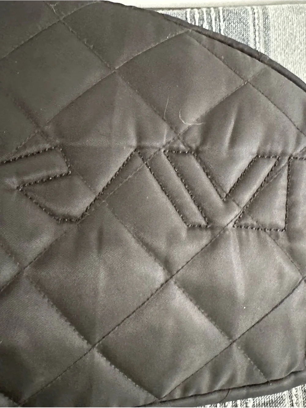 Kavu Quilted Black Crossbody Sling Bag - Picture 10 of 10